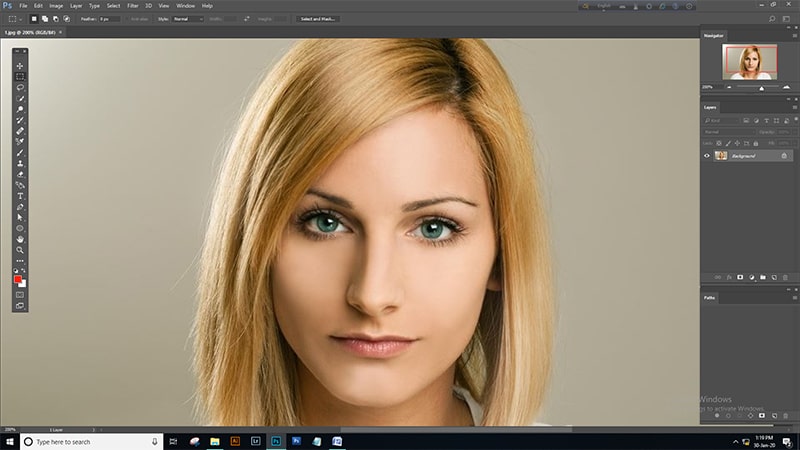  centralize the eyes part using the Hand Tool.